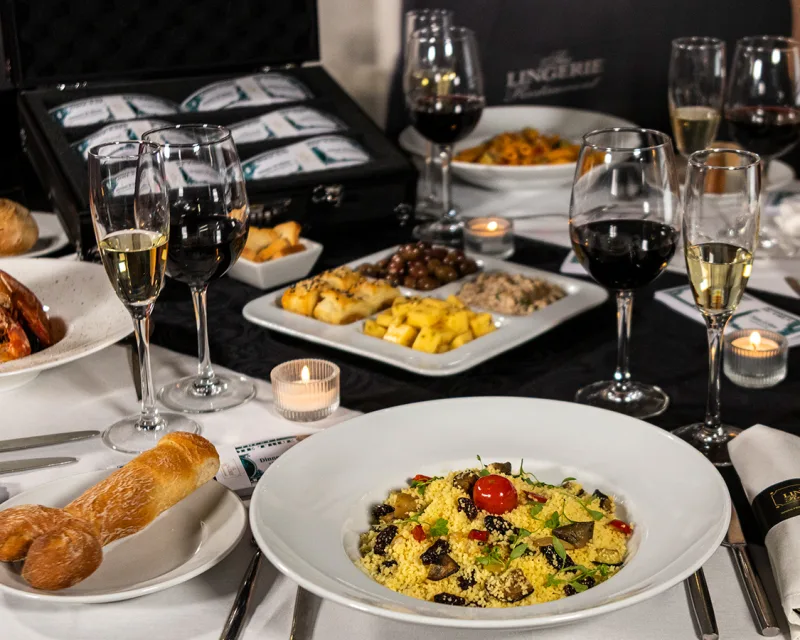 the-lingerie-restaurant-lisboa-cuscus-e-pao-erotico_F