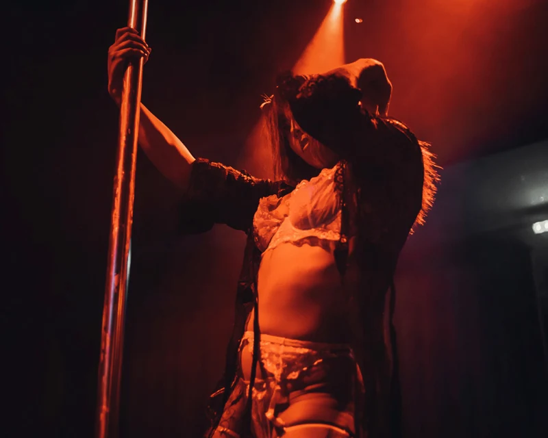 the-lingerie-restaurante-lisboa-espectaculo-bailarinas-marques-pombal_F